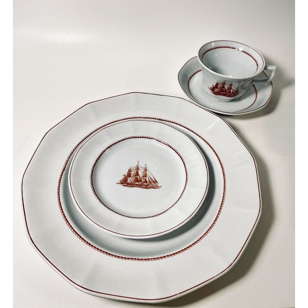 Wedgwood Flying Cloud Rust Lot 4 place settings + extra dinner, tea + sugar jar
